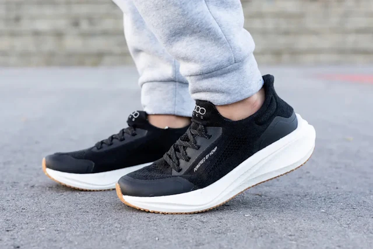 8000Kicks Hemp Runners - Black & White